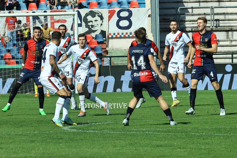 28 Giornata: Genoa batte il Cosenza 4-0