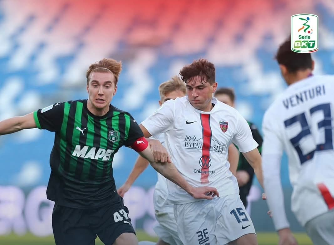 Sassuolo vs Cosenza: Vittoria in extremis sotto la guida di Grosso